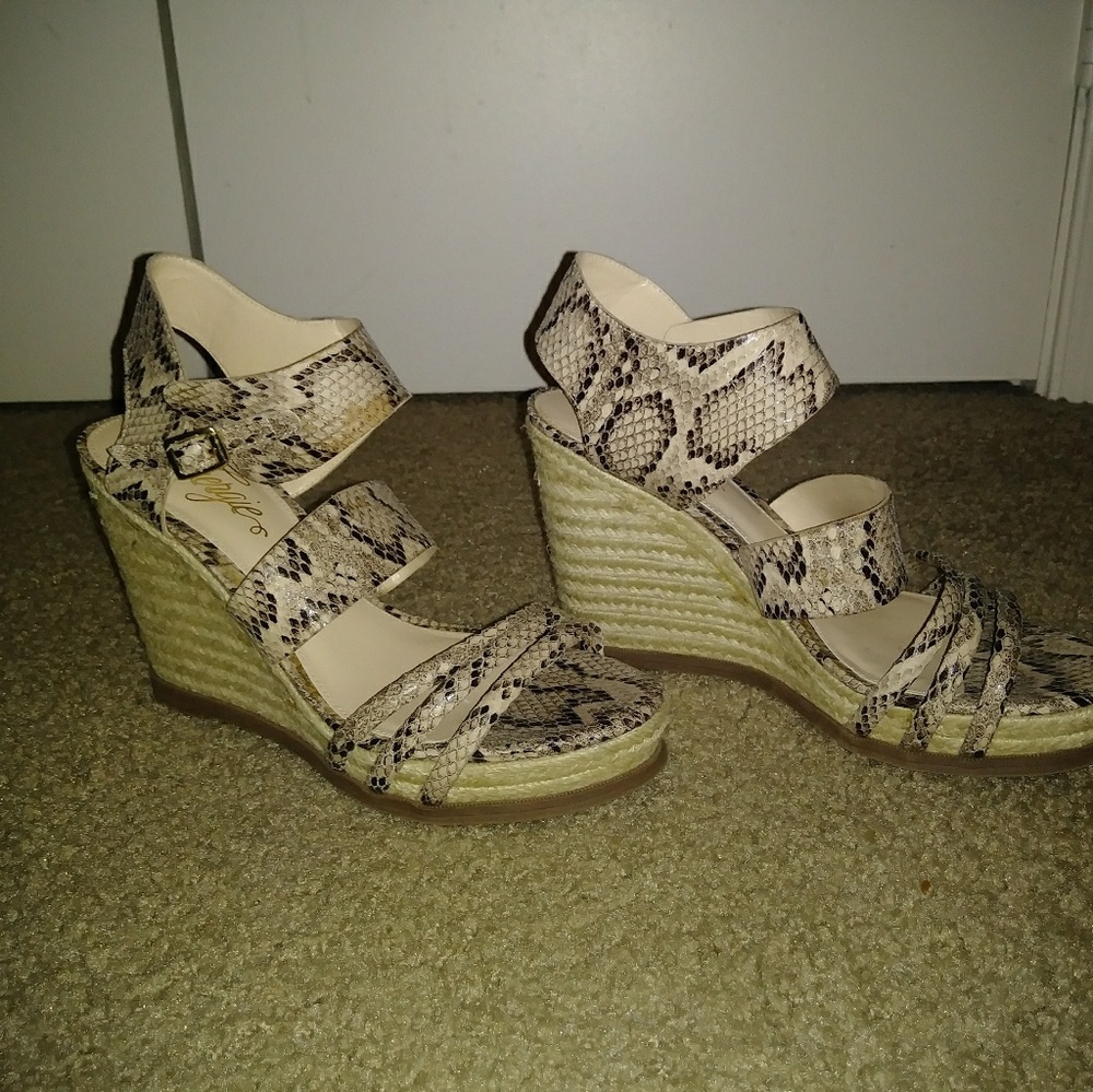 Fergies Wedge Snakeskin Sandals - Picture 1 of 2